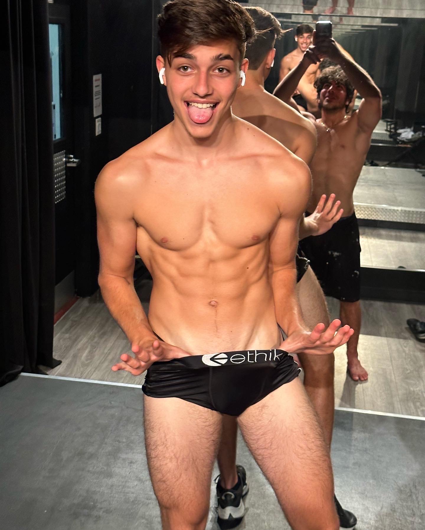 Brad GIF - Find & Share on GIPHY