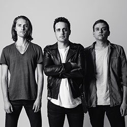 Giphy profile picture for @parachute
