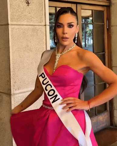 Cata Vallejos GIF