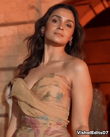 Alia Bhatt Love GIF