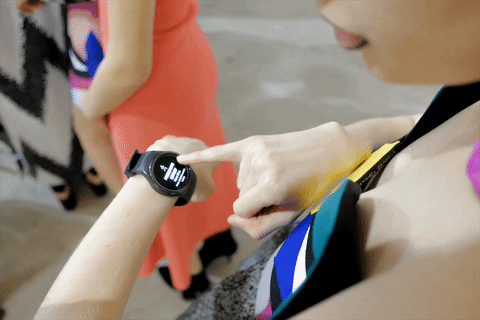 Samsung Watch GIF by veduta - Find & Share on GIPHY
