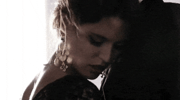 dghlzmluaxnozxiymda4qhlhag9vlmnvbq  GIF