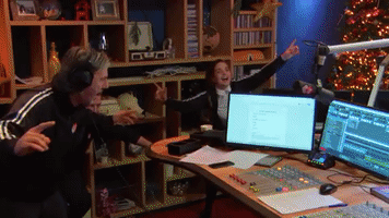 200.gif?cid=fc005b080f776477d56b74a80471b81654fe95bffd3f7c9b&rid=200.gif&ct=g