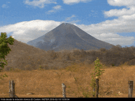 darwinestrada momotombo18feb2 GIF