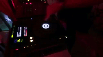 Bar Signature #Dj #Decks #Spinning GIF