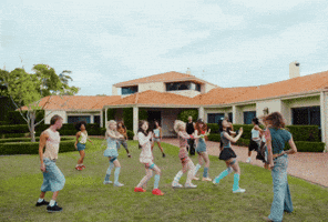 Era Sui GIF by KiiiKiii