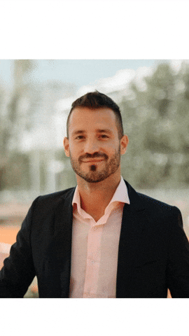 Nicolás Sajkowski GIF