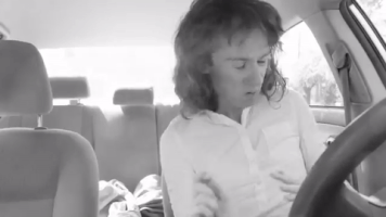 indiagoodhand scared help woah panic GIF