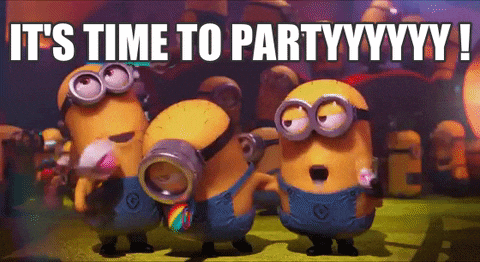 Pohyblivá animace se třemi zpívajícími mimoni foukajícími na frkačku a nápisem "It´s time to partyyyyy!"