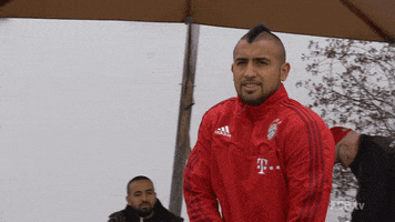 Arturo Vidal Thumbs Up GIF by FC Bayern Munich