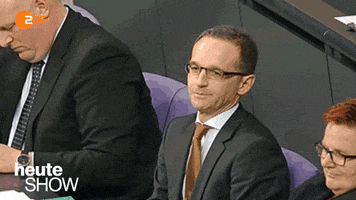 zdf thumbs up GIF by Heute-Show