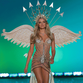 Naomi Campbell GIF by Glamour