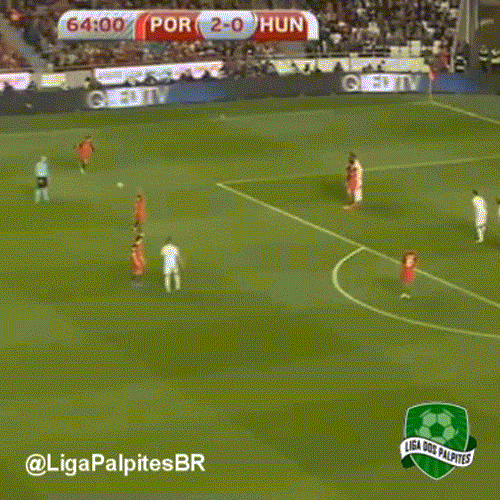ligadospalpites cr7 estatua GIF
