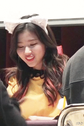 bilalmitb twice sana minatozaki sana cute sana gif GIF