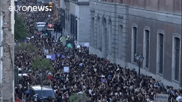 spain demonstration GIF by euronews