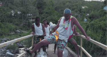 200.gif?cid=fc005b08393bafeb17332e17d6e48df854ea8485bed1c8fb&rid=200.gif&ct=g