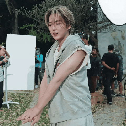 Busbecauseofyouishine GIF