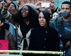 Kerry Washington The Lawn Chair GIF - Find & Share on GIPHY