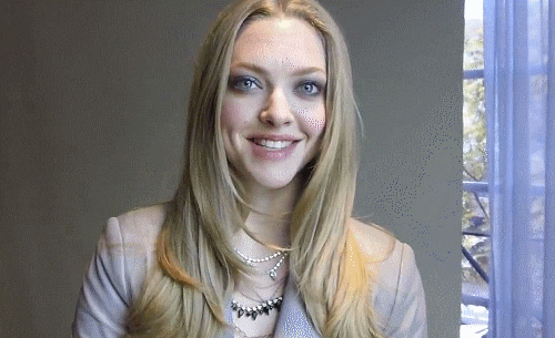  amanda seyfried shes so pretty gamandas GIF