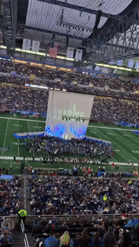 Power Outage Cuts Sound at Lions-Bears Halftime Show in Detroit