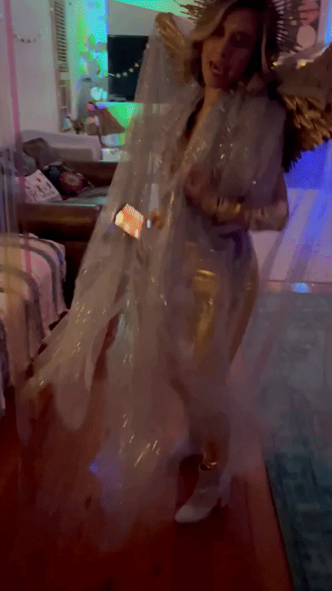 Gold Dancing GIF by Carlyita