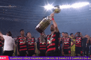 Léo Pereira GIF