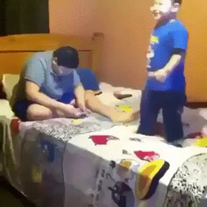 https://media3.giphy.com/media/8EREx9gApl8go/giphy.gif?cid=4d1e4f29ezminh2j9z2svivggqjps0tjc6mn8p5z09p1lljd&rid=giphy.gif