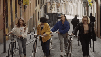 200.gif?cid=fc005b0858e7323a8f3f84715bd15da9c14d188d09335f3b&rid=200.gif&ct=g