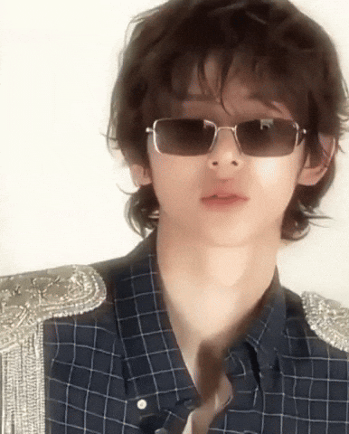 Juhoon GIF