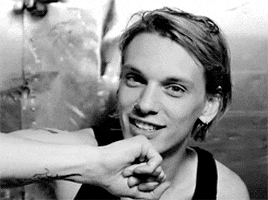 Jamie Campbell Bower GIFs - Find & Share on GIPHY