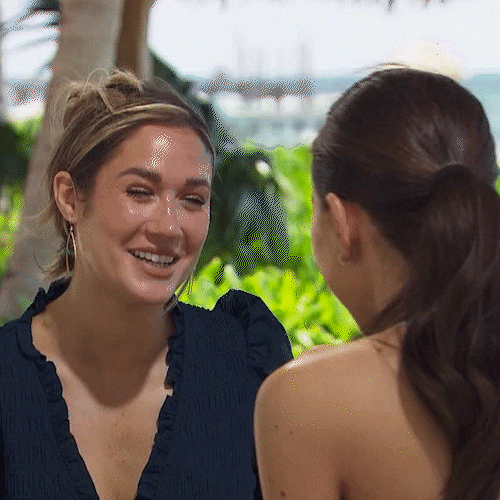 2 - Bachelorette 19 - Gabby Windey - Rachel Recchia - Sept 5 - *Sleuthing Spoilers* - Page 10 Giphy.gif?cid=ecf05e47mt1owk6ztmt7kfxhqwx2r9uecet4jpbz2io0wesw&rid=giphy