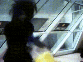 Playing Moi Dix Mois GIF