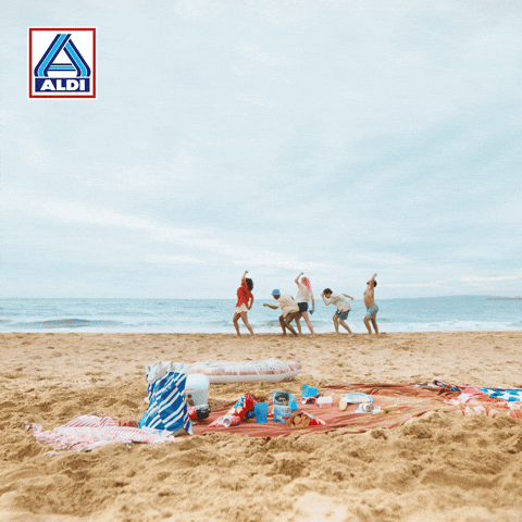 Friends Following GIF by ALDI FRANCE