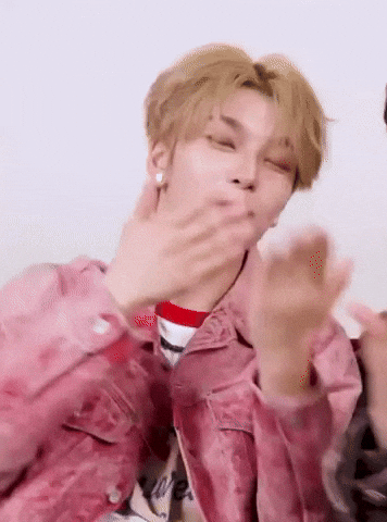 Blow Kiss Xinlong GIF