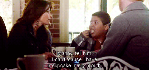 Modern Family Sofa Vergara Gif Find Share On Giphy