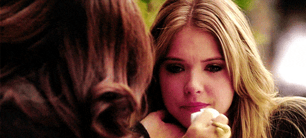 menina chorando dqs