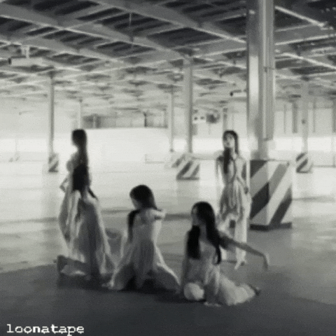 Heejin Jinsoul GIF