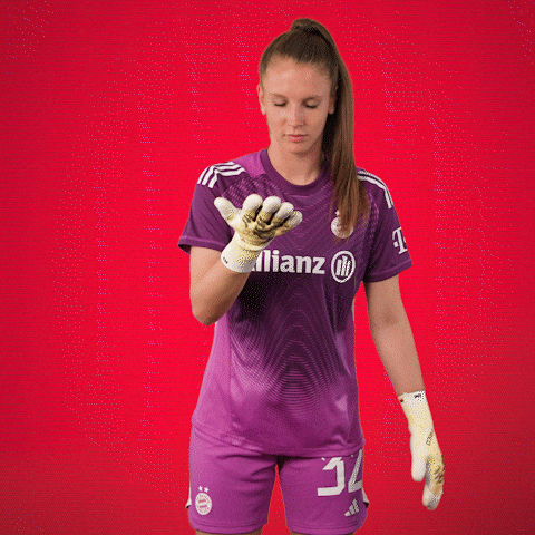 Football Soccer GIF by FC Bayern Women
