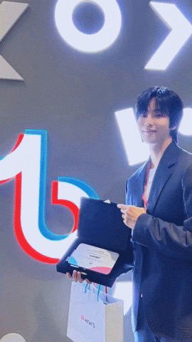 Johnny Araya GIF
