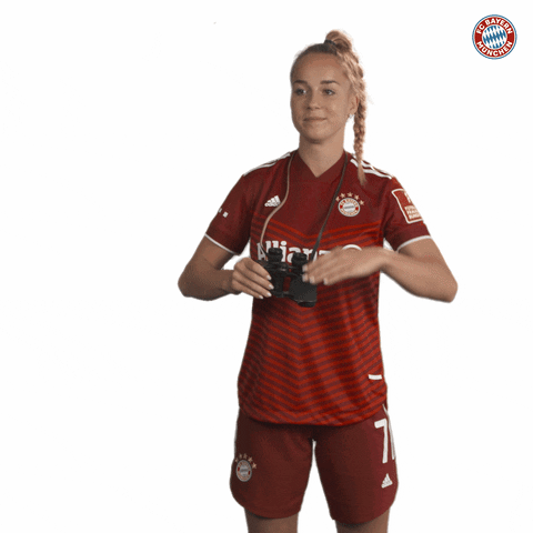 Look At This Giulia Gwinn GIF by FC Bayern Women