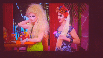 Miz Cracker Aquaria GIF