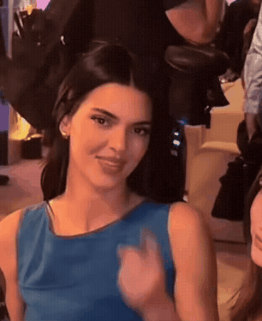 Rawrrilyana GIF
