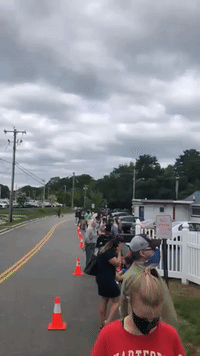 Customers Line Up for Donuts After Rhode Island Store Ends Discounts for Police