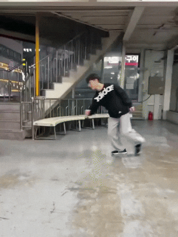 13917850 GIF