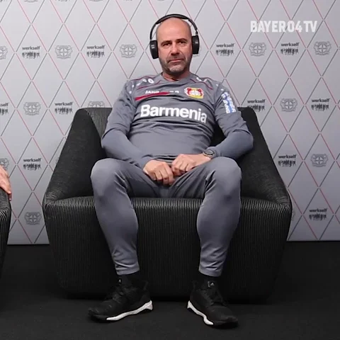 giphy.webp?cid=6c09b952ro6qdn4bkvbyn7onbvch9fj9bd0c4vfrx3ds1a65&ep=v1_internal_gif_by_id&rid=giphy.webp&ct=g