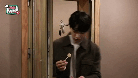 https://media3.giphy.com/media/Kr2HLDeKD3dMxzUKDA/giphy.gif?cid=ecf05e47a4328fd718e97ab86aa2ebe57a98ac2eee47bc63&rid=giphy.gif&ct=g
