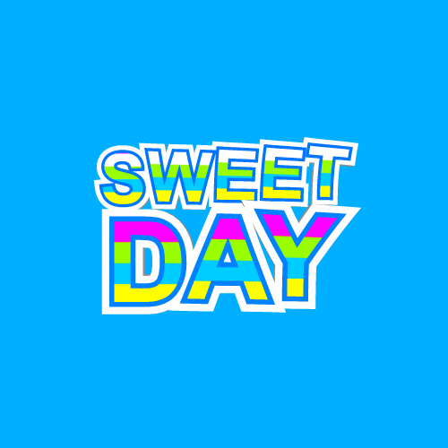 Gif přání k svátku s tancujícím barevným nápisem Sweet day na světle modrém pozadí. 