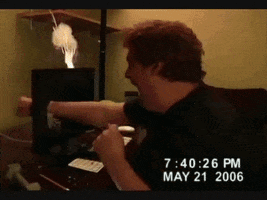 Bejosubejo Pukul Monitor GIF