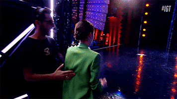 200.gif?cid=fc005b08af95afa5eda5d0089fd7ec89ae9f618f74ace005&rid=200.gif&ct=g