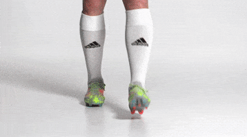 Giày Đá Banh GIF